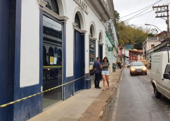 Cinco suspeitos de ataques a bancos em Santa Leopoldina morrem em tiroteio com a polícia