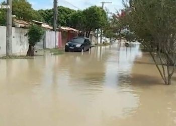 Corpo é encontrado em alagamento no bairro Guriri, em São Mateus