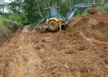 Após chuvas, Vila Pavão intensifica recuperação de estradas no interior