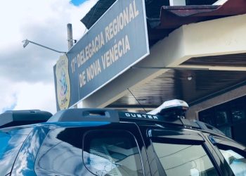 Casal suspeito de ter enterrado corpo de bebê no quintal de casa, em MG, é preso em Nova Venécia