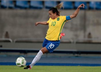 Brasil estreia na Copa do Mundo Feminina com Marta no banco