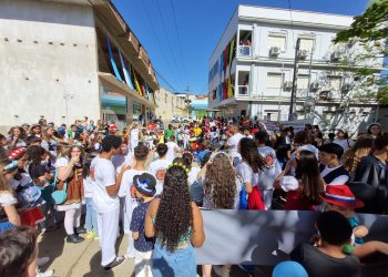 Clima de Pomitafro. 1ª Carretella/Percurso da EMEF professora Esther da Costa Santos movimentou a cidade