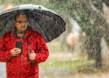 Frente fria deve trazer chuva para o ES nesta terça-feira
