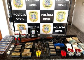 Homem é preso com armas, munições e dinheiro vivo em Vila Pavão