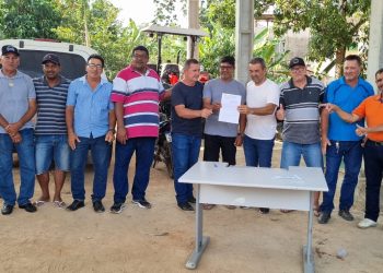 Prefeito Bolinha entrega equipamentos agrícolas a nove associações de produtores rurais de Vila Pavão
