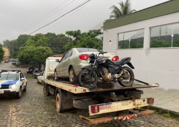 Criminosos invadem fazenda, fazem proprietário refém, roubam 15 armas e R$ 20 mil no ES
