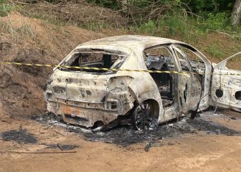 Carro com corpo dentro é encontrado incendiado no Noroeste do Espírito Santo