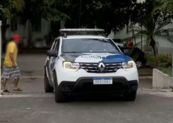 Adolescente de 15 anos mata a facadas irmão de 7 na Serra