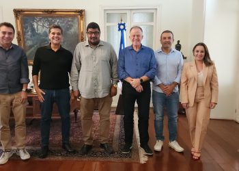 Em reunião com Governador Casagrande, João Trancoso busca avanço em obras estruturantes 