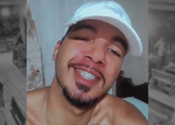 Vídeo | Jovem é assassinado a tiros em distribuidora em Ecoporanga; suspeito é preso após ser baleado