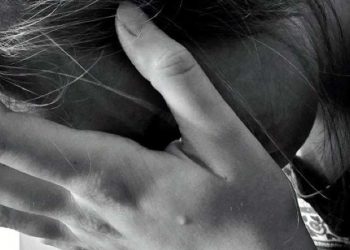 Menina de 11 anos busca ajuda em igreja e denuncia abusos do padrasto; suspeito preso