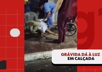 Mulher em situação de rua dá à luz em calçada e foge do hospital sem o recém-nascido, após atendimento