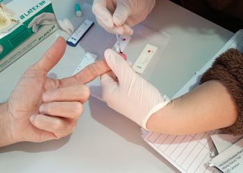 Vila Pavão realiza ação de prevenção às hepatites virais durante campanha Julho Amarelo