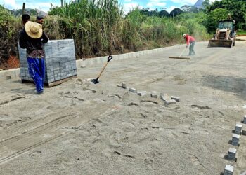 Vila Pavão inicia pavimentação da estrada de acesso ao CEIER após décadas de espera