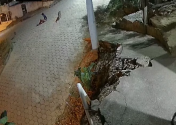 Homem sentado na rua em Mantenópolis é arrastado por carro e morre: Veja o vídeo