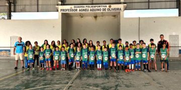 Empresas locais fortalecem projeto social de futsal em Vila Pavão