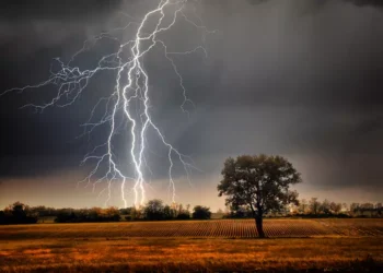 Alerta amarelo de tempestade atinge 75 dos 78 municípios do Espírito Santo