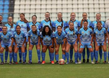 Seleção feminina de Vila Pavão vence Cariacica por 2 a 0 no Kleber Andrade e garante bronze na Copa Sesport 2026