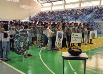 Arquibancadas lotadas e muita emoção marcam a abertura dos Jogos Escolares de Vila Pavão