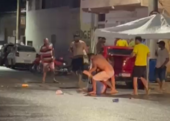 Confusão por causa de som alto termina em esfaqueamento no Centro de Vila Pavão; veja o vídeo